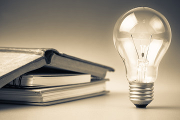 近年来高考录取分数线/近几年高考各校录取分数线